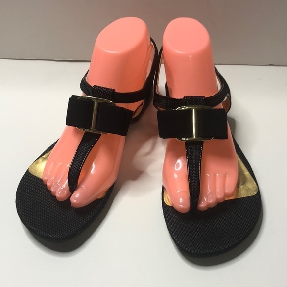 Isaac Mizrahi Black Golf Bow Sandals 8.5 - Picture 1 of 6